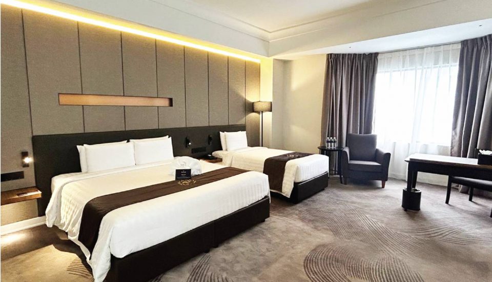 Pearl Executive Studio