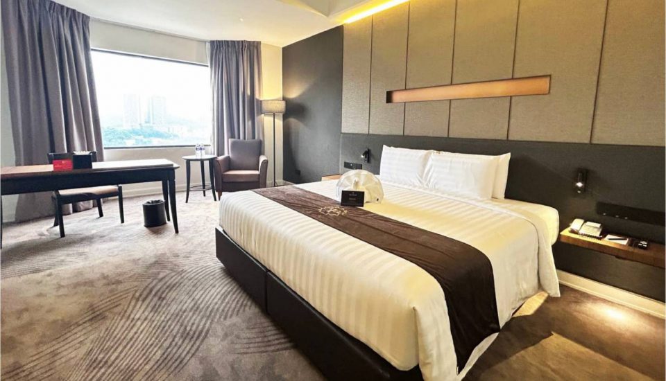 Pearl Executive King / Twin